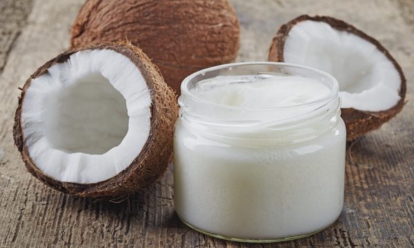 Súc miệng bằng dầu dừa có thải độc cơ thể?