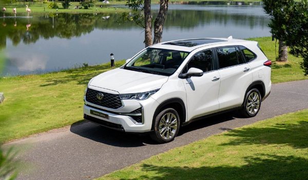 Sức mua xe hybrid giảm trong tháng Ngâu, Toyota chiếm thế áp đảo