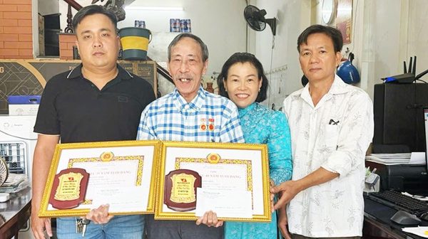 Suốt đời theo gương Bác