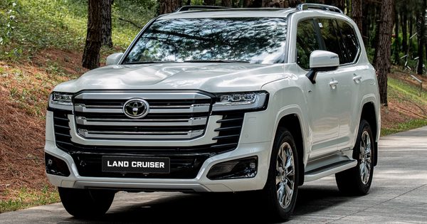 SUV 7 chỗ 'xịn' nhất của Toyota tại Việt Nam có bản hybrid, chốt giá 4,71 tỉ