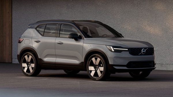 SUV cỡ nhỏ bán chạy của Volvo được tân trang