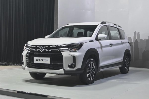 Suzuki XL7 mới được xác nhận sắp ra mắt, xe đời cũ giảm 100 triệu đồng
