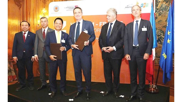 T&T Group hợp tác cùng TotalEnergies của Pháp phát triển dự án điện khí LNG Long Sơn 1.500 MW tại Việt Nam