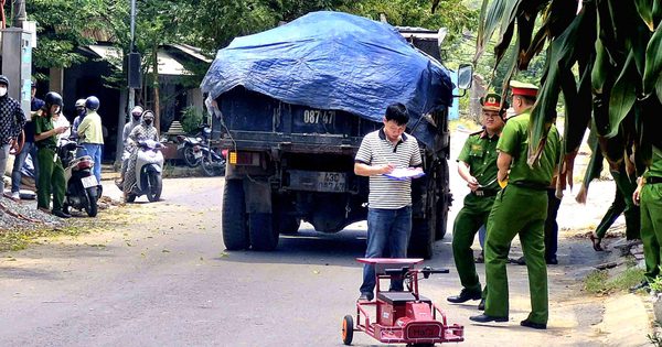 Tai nạn giữa xe tải với xe điện đồ chơi tự chế, bé trai 5 tuổi tử vong thương tâm