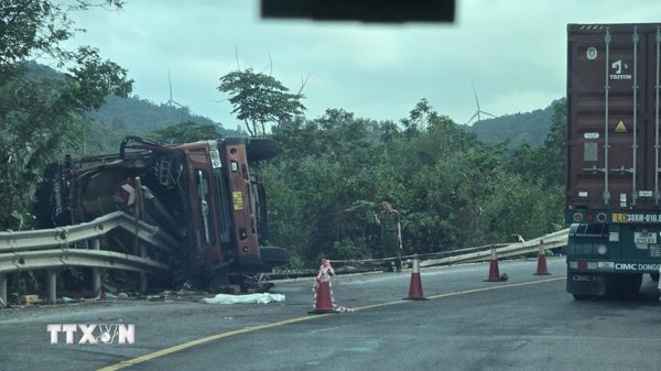 Tai nạn liên hoàn làm ảnh hưởng giao thông nghiêm trọng trên Quốc lộ 1A