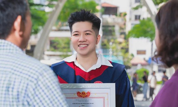 'Tài năng' Bách khoa chinh phục hai hội nghị AI hàng đầu thế giới