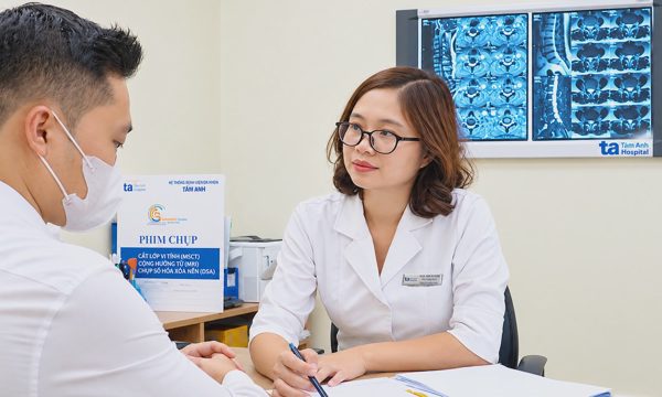 Tại sao nhân viên văn phòng hay đau cột sống thắt lưng?