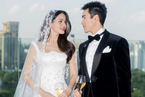 Tài tử vạn người mê lấy vợ xinh như mộng kết hợp với nữ thần màn ảnh gây sốt