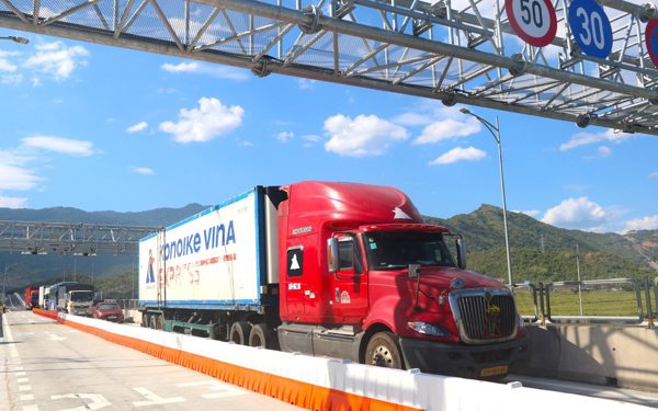 Tài xế chọn quốc lộ thay vì cao tốc: Điều chỉnh mức phí, cách quản lý để cao tốc có xe chạy, quốc lộ bớt tải