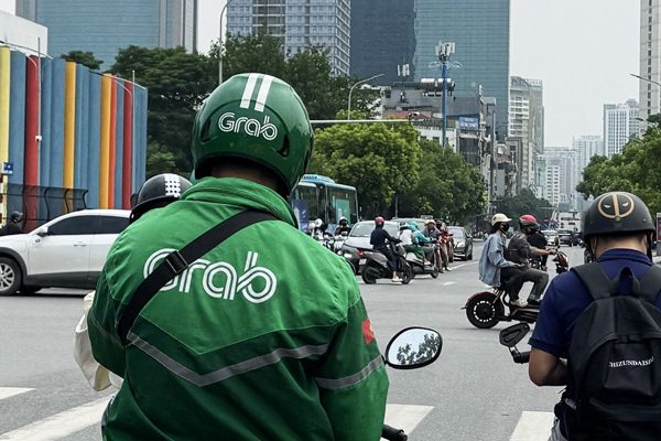 Tài xế Grab kể chuyện chạy 12 tiếng, thực nhận 350.000 đồng/ngày