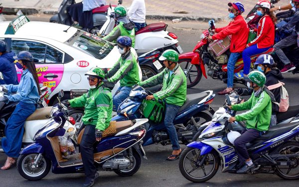 Tài xế Grab kêu gọi tắt app 2 ngày: 'Chạy cuốc xe 18,5km chỉ nhận được 46.900 đồng'