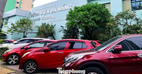 Tài xế khóc ròng vì khách đặt xe đến bệnh viện, mượn tiền 'vào trong một tí' rồi... chuồn luôn