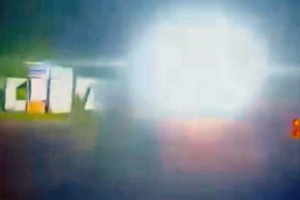 Tài xế lắp đèn nóc xe bán tải bị lập biên bản