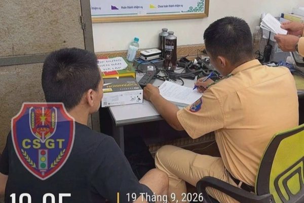 Tài xế ô tô tải ở Hải Phòng bị phạt vì lái xe quá thời gian quy định