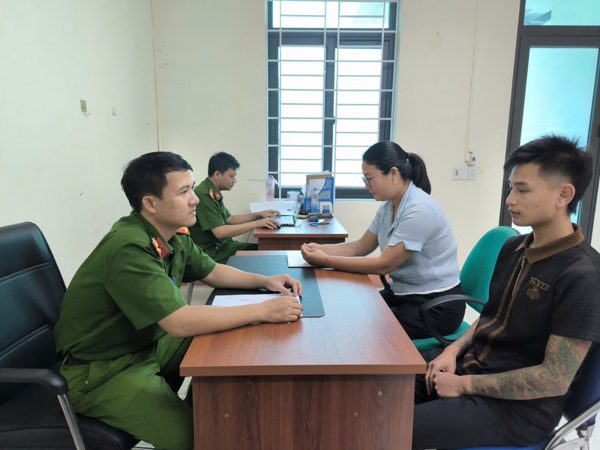 Tài xế taxi uống rượu bia, vượt đèn đỏ, gây tai nạn chết người