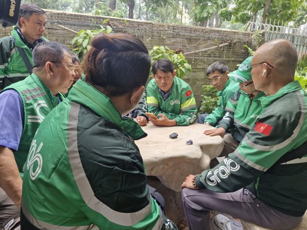 Tài xế xe công nghệ ở TP.HCM: Đằng sau 2 chữ 'tự do' là rất nhiều cay đắng