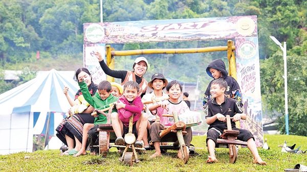 Tak Pang vào hội mùa vàng