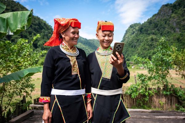 Tạm biệt cảnh không sóng di động tại 'bản làng bị bỏ quên'