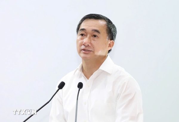 Tạm đình chỉ công tác đối với Thứ trưởng Bộ Y tế Trần Văn Thuấn