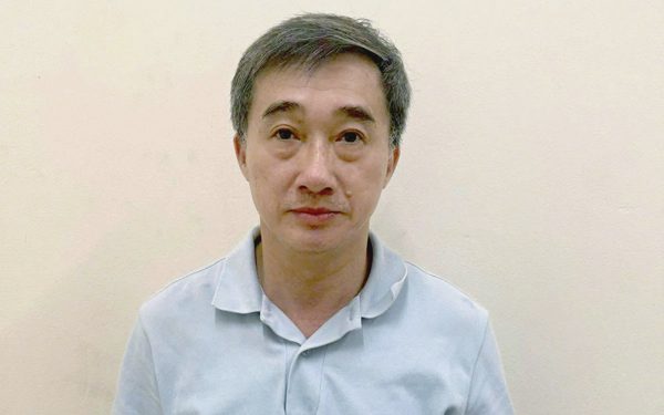 Tạm đình chỉ công tác với Thứ trưởng Bộ Y tế Trần Văn Thuấn