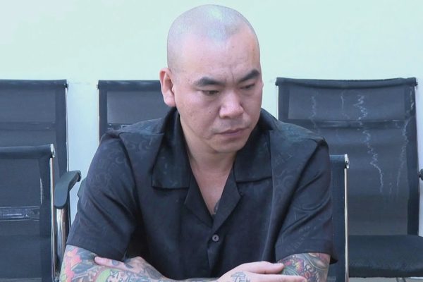 Tạm giữ 8 người đăng gần 800 video quảng cáo cờ bạc bịp