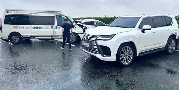 Tạm giữ hình sự tài xế xe Lexus lạng lách, chặn xe khác dẫn đến tai nạn trên cao tốc