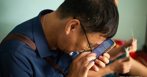 Tấm lòng của người cán bộ hội khiếm thị