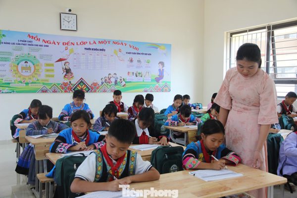 Tâm sự của học sinh nghèo trường nội trú biên giới