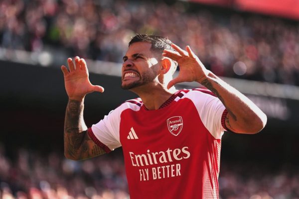 Tân binh 100 triệu USD cứu Arsenal ở Ngoại hạng Anh