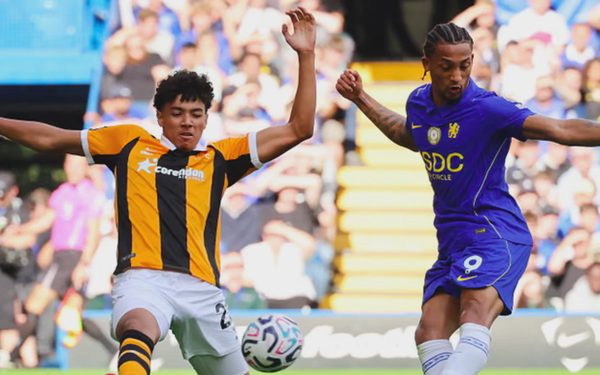 Tân binh Hull City tiếp tục đà thăng hoa ở Premier League