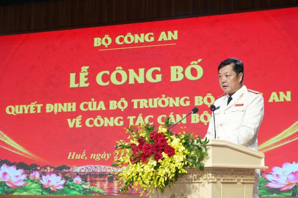 Tân Giám đốc Công an TP Huế công bố đường dây nóng nhận phản ánh của người dân