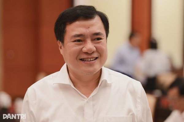 Tân Phó Bí thư Thành ủy TPHCM Nguyễn Sinh Nhật Tân nhận nhiệm vụ