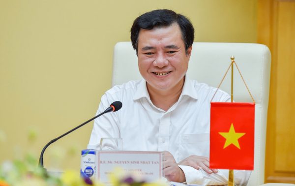 Tân Phó Bí thư Thành ủy TPHCM Nguyễn Sinh Nhật Tân nhận nhiệm vụ