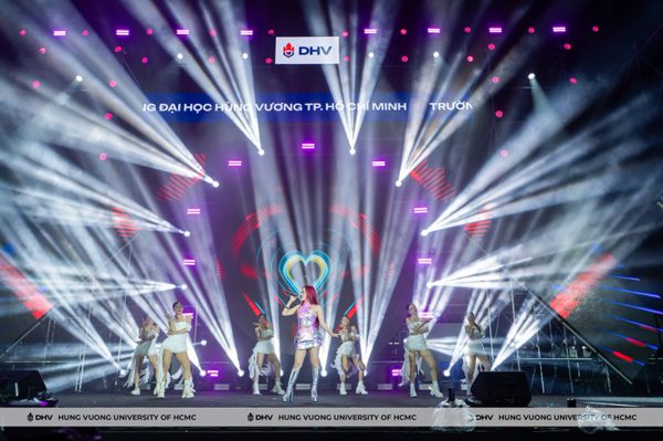 Tân sinh viên DHV mở đầu hành trình đại học bằng hội trại 2N1Đ: Kết nối, trải nghiệm và trưởng thành