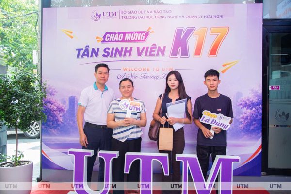 Tân sinh viên K17 UTM rộn ràng nhập học