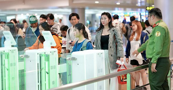 Tân Sơn Nhất nâng gấp đôi cổng AutoGate, nhập cảnh trong 'một nốt nhạc'