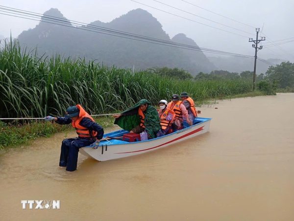 Tăng cường lực lượng, phương tiện ứng phó mưa lũ sau bão số 4