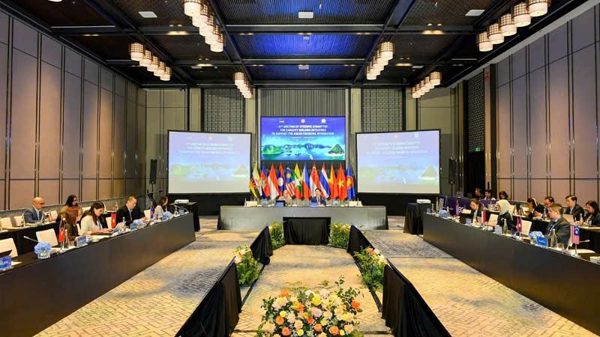 Tăng cường năng lực hỗ trợ hội nhập tài chính ASEAN