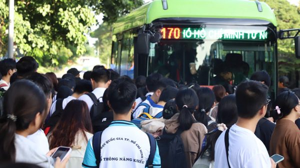 Tăng cường xe buýt tuyến 170 phục vụ sinh viên Đại học Quốc gia Thành phố Hồ Chí Minh