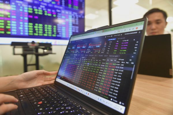 Tăng liên tiếp, VN-Index vẫn chưa về mốc 1.800 điểm