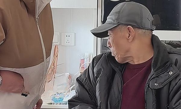 Tặng tài sản cho con riêng của vợ, đòi con ruột phụng dưỡng
