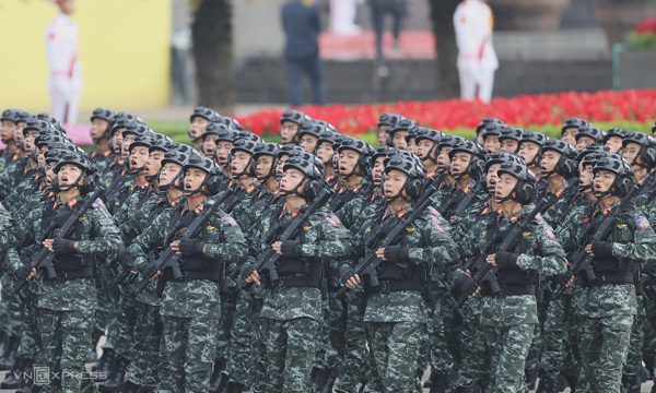 Tăng tiền trợ cấp với sĩ quan quân đội nghỉ hưu sớm