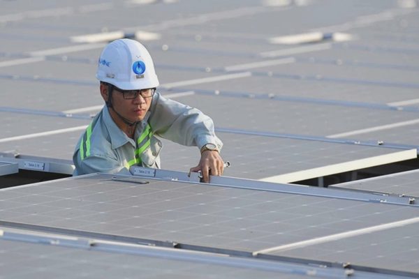 Tăng trưởng hai con số, từng kWh điện cũng phải được tính toán