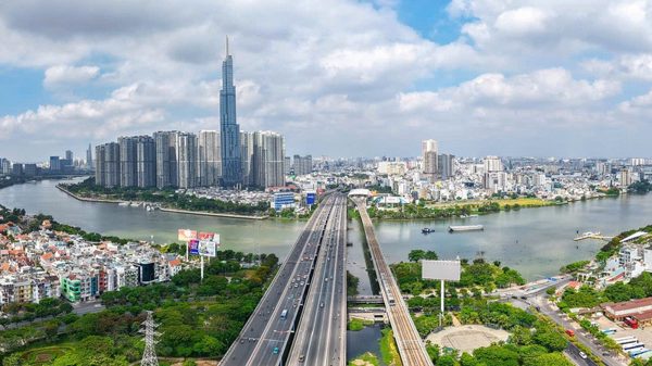 Tăng trưởng quý III bứt phá, Thành phố Hồ Chí Minh tạo đà mục tiêu hai con số