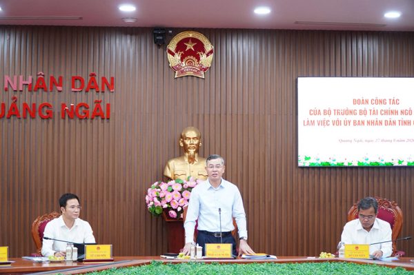 Tạo động lực đưa Quảng Ngãi trở thành trung tâm kinh tế biển năng động