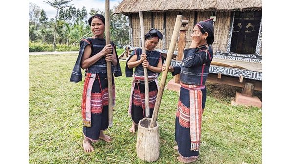 Tạo nền cho du lịch cộng đồng phát triển