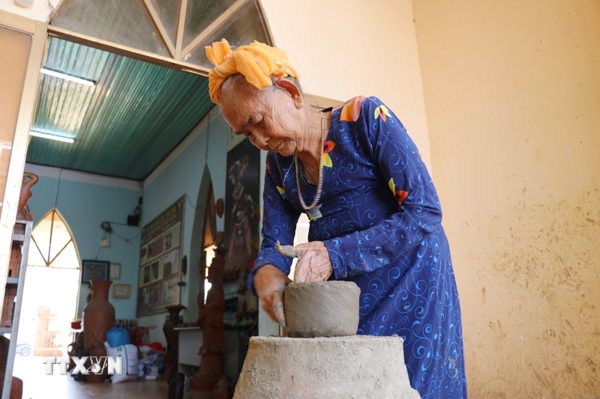 Tạo sức sống bền vững cho di sản gốm Chăm Bàu Trúc