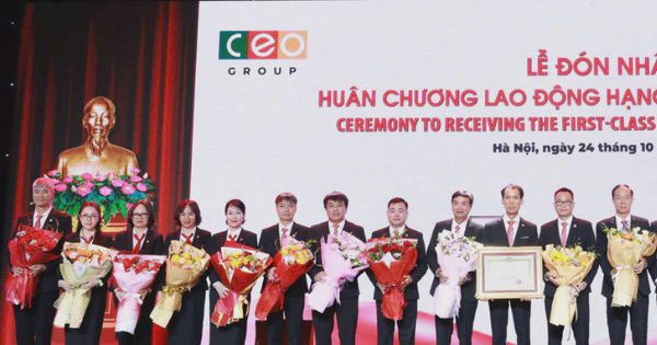 Tập đoàn CEO đón nhận Huân chương Lao động hạng Nhất