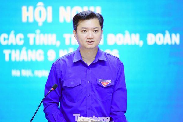 Tập trung xử lý 'điểm nghẽn' về công tác cán bộ, không chờ giao ban mới phản ánh khó khăn