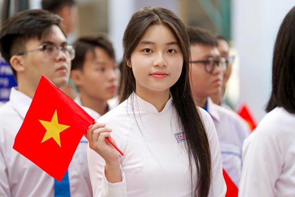 Tất cả học sinh phổ thông sẽ học AI năm học 2026-2027